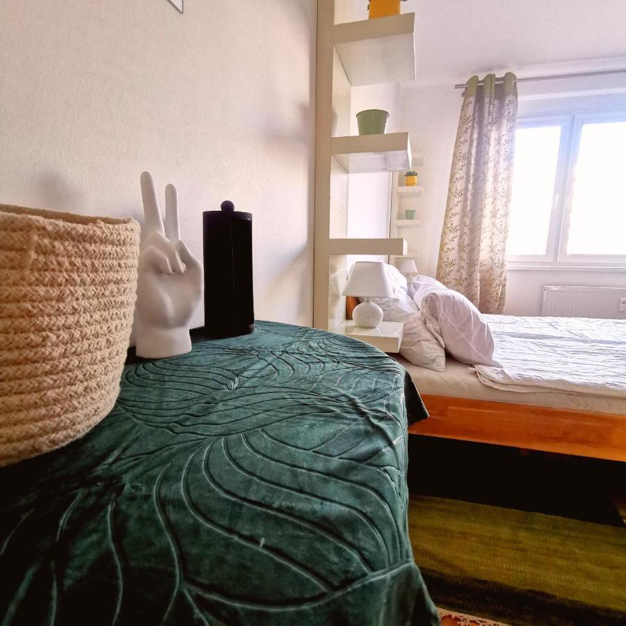 Cozyhome Retro Apartment Братислава Экстерьер фото