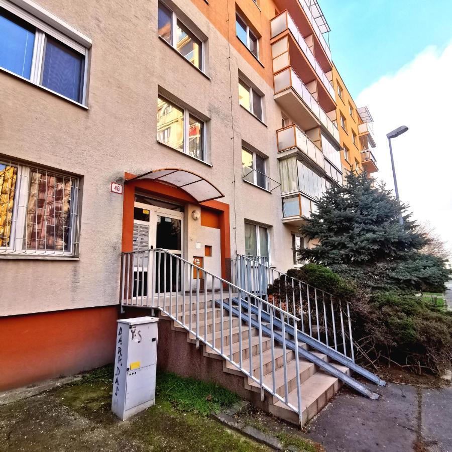 Cozyhome Retro Apartment Братислава Экстерьер фото